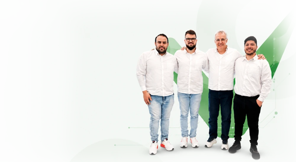 Equipe de especialistas trabalhando juntos em um projeto